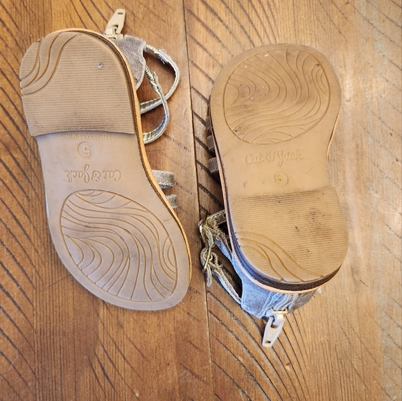 🎉5/$10 Toddler sandals size 5 - Picture 2 of 5